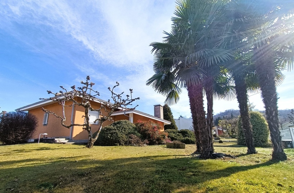 Villa singola in Dei Camini, Saluzzo, 3 bagni, giardino privato