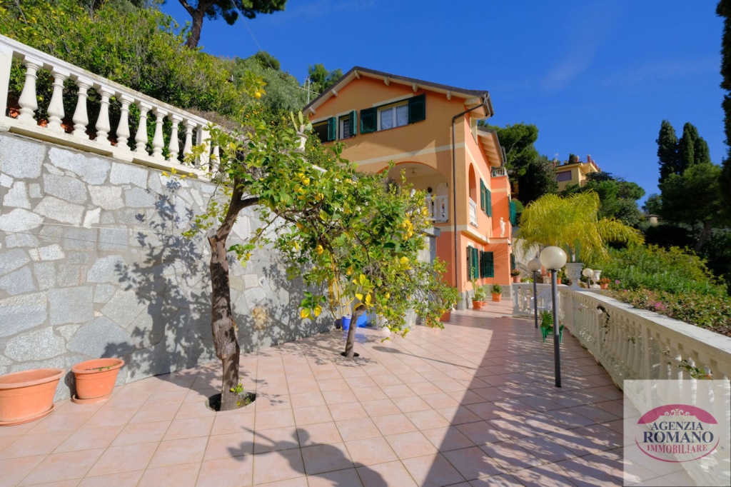 Villa in Via Aurelia 9, Andora, 15 locali, 3 bagni, garage, 319 m²