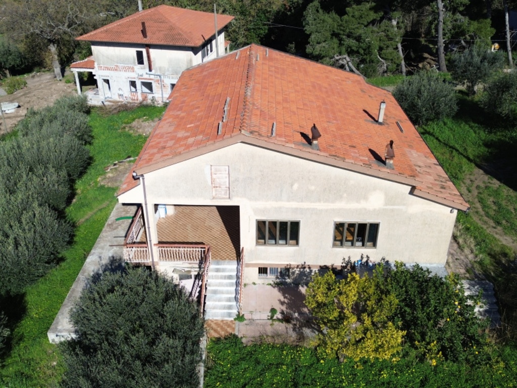 Villa in SP13a, Capaccio Paestum, 1 bagno, giardino in comune, con box