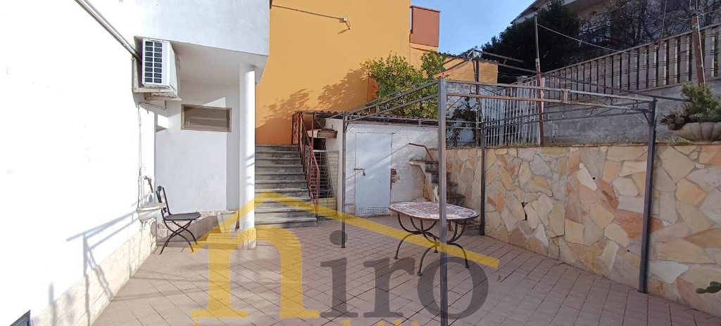 Casa indipendente in Via Tirino, Pescara, 6 locali, 2 bagni, 130 m²