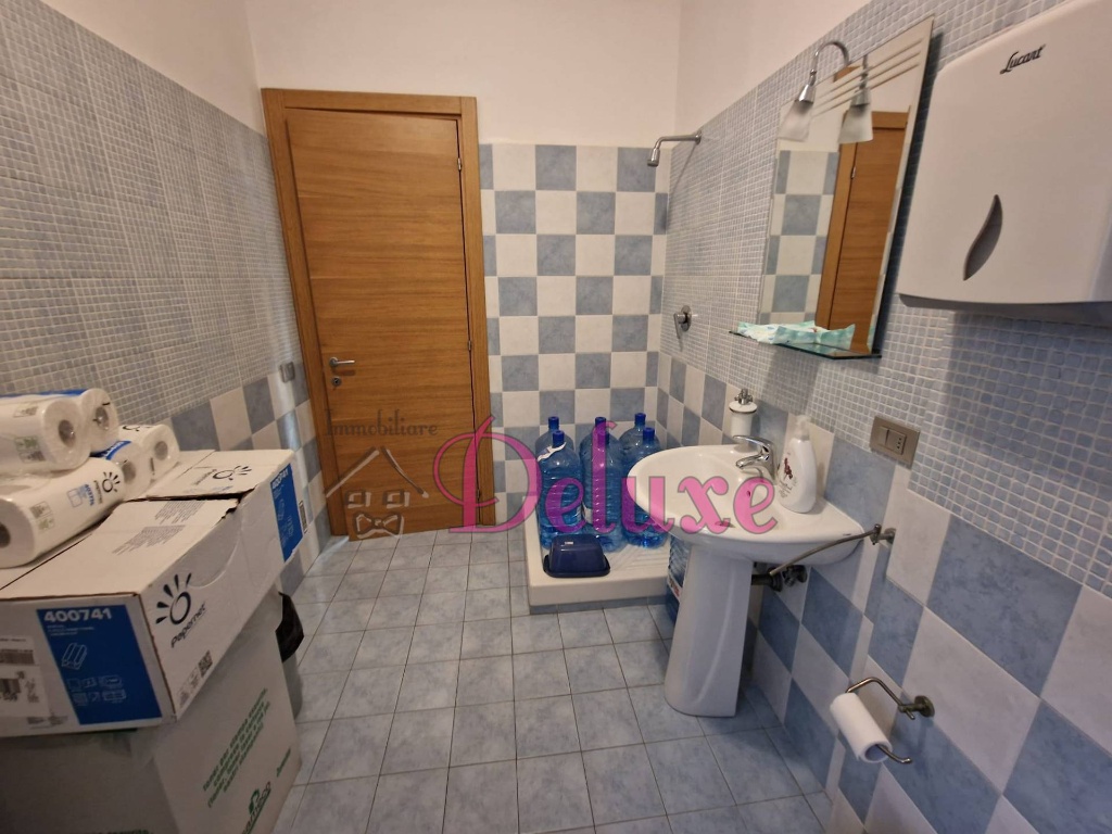 Appartamento in Via Lorenzoni, Macerata, 7 locali, 2 bagni, 158 m²