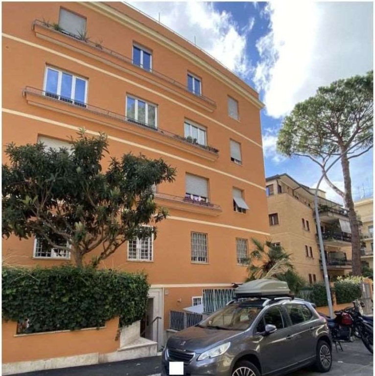 Appartamento in Clivo di Cinna 205, Roma, 6 locali, 1 bagno, 95 m²