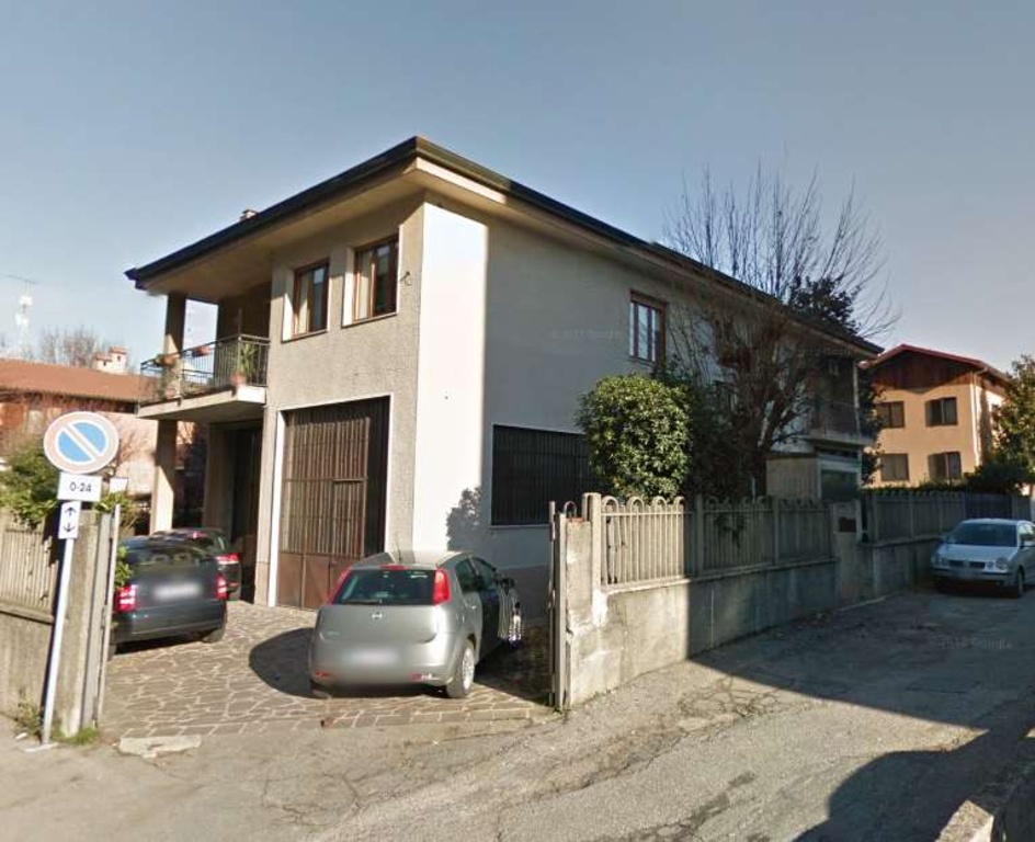 Villa in Via Antonio Gramsci, Capriate San Gervasio, 16 locali, garage