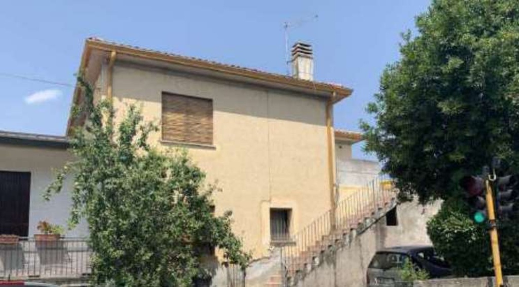 Quadrilocale in Via Piave, Caerano di San Marco, 97 m² in vendita