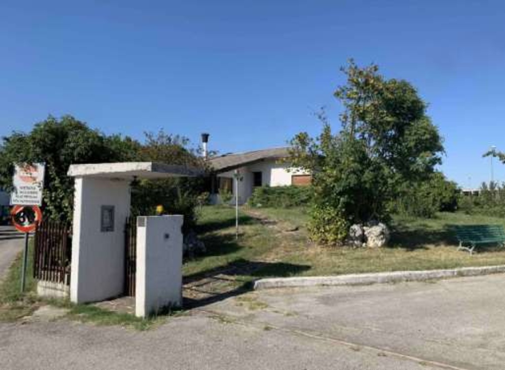 Villa in Via Aquileia, Pordenone, 10 locali, 247 m² in vendita