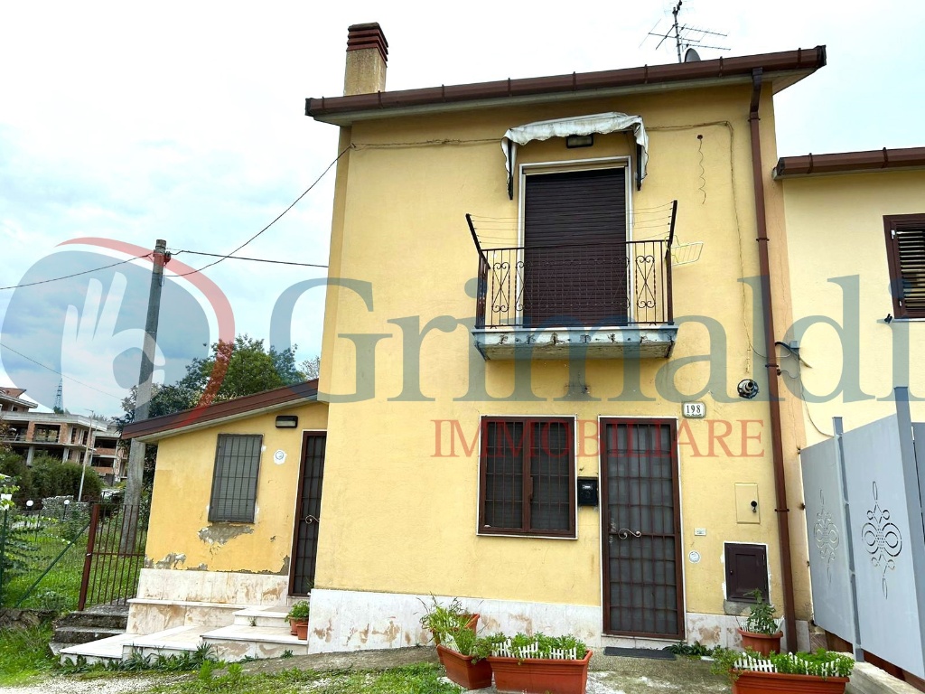 Casa indipendente in Via Ponticelli 198, Benevento, 2 locali, 2 bagni