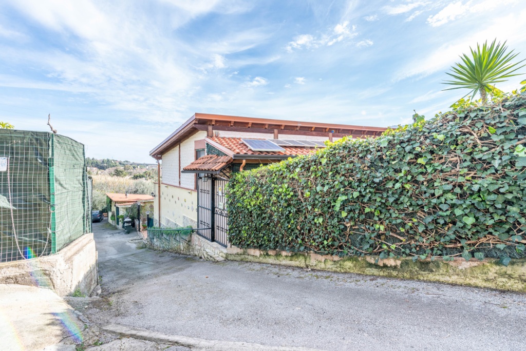 Villa in Via Cavallacci, Palermo, 6 locali, 1 bagno, giardino privato