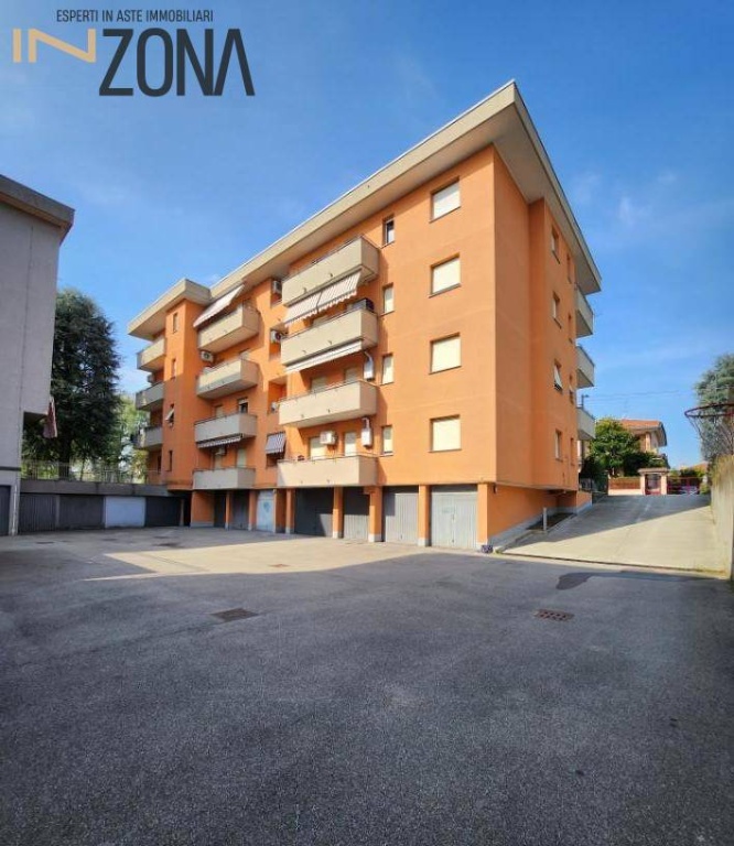 Appartamento in Via Padova, Meda, 5 locali, 2 bagni, 120 m² in vendita