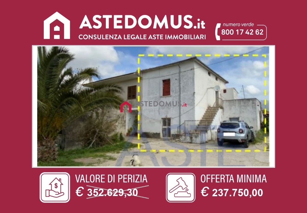 Palazzo in Via difesa Maddalena, Campagna, 14 locali, 4 bagni, 303 m²