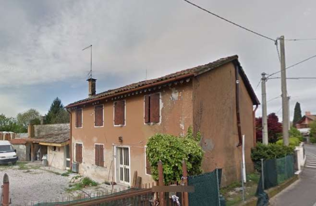Casa indipendente in Via Santa Caterina Da Siena, Montebelluna, 141 m²