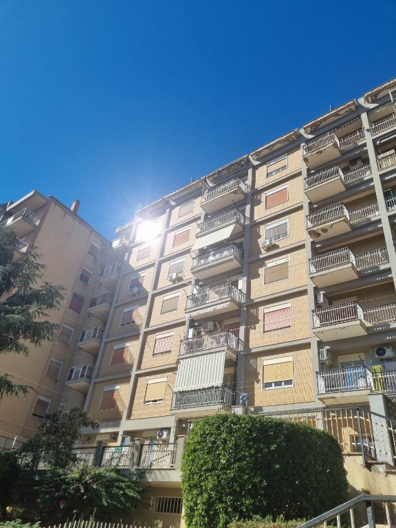 Appartamento in Via volturno, Caltanissetta, 5 locali, 1 bagno, 128 m²