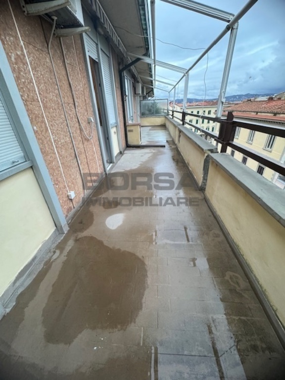 Quadrilocale in Via Pietro Cossa 15, Livorno, 1 bagno, garage, 80 m²