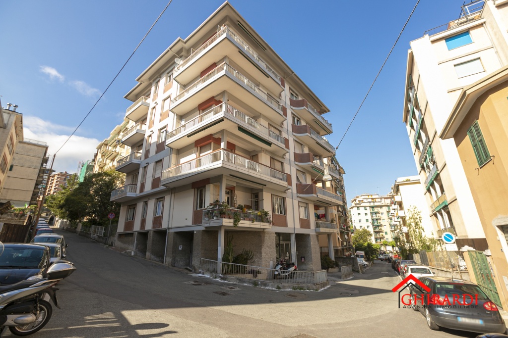 Appartamento in VIA BRISCATA 15, Genova, 7 locali, 1 bagno, 136 m²