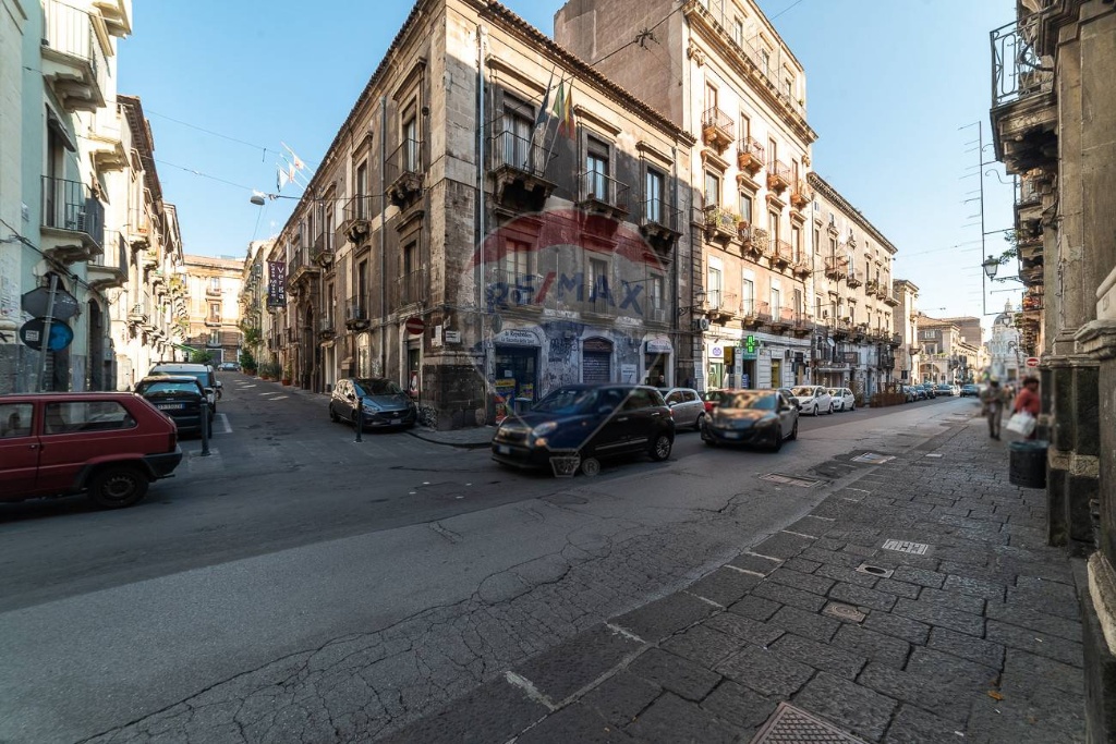 Casa indipendente in Via Sant'anna, Catania, 12 locali, 3 bagni