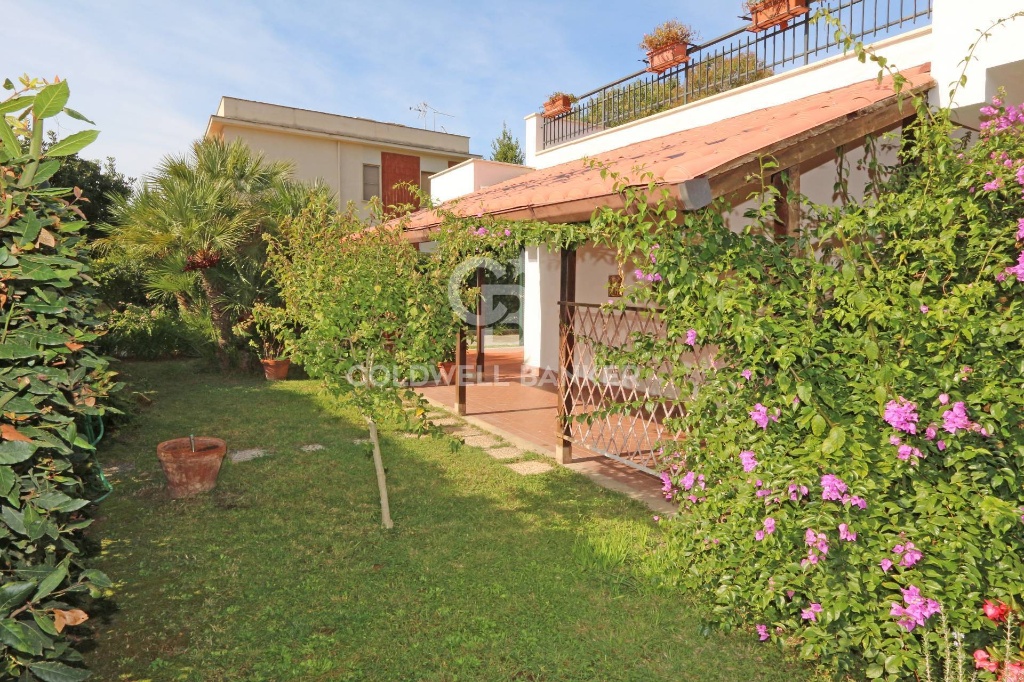 Villa singola in Via Cariddi, Tarquinia, 6 locali, 2 bagni, 134 m²