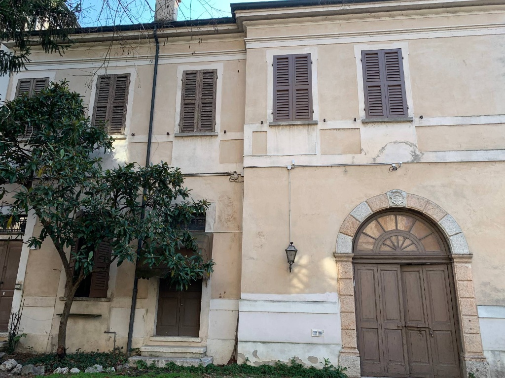 Casa indipendente a Mantova, 3 locali, 2 bagni, giardino privato