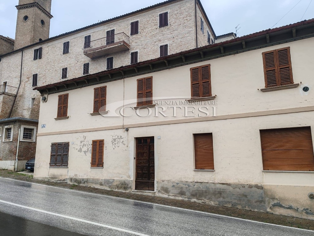 Casa indipendente a Castelleone di Suasa, 4 locali, 3 bagni, arredato