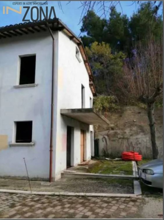 Casa indipendente in Via Frazione Monticelli, Ascoli Piceno, 4 locali