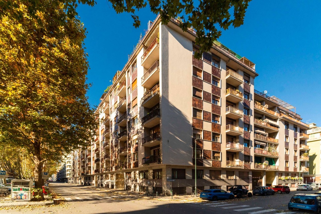 Appartamento in Corso Carlo E Nello Rosselli, Torino, 5 locali, 154 m²