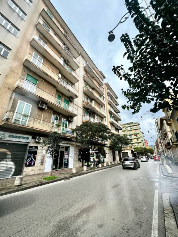 Quadrilocale in Via Gaeta, Salerno, 1 bagno, 120 m², 3° piano