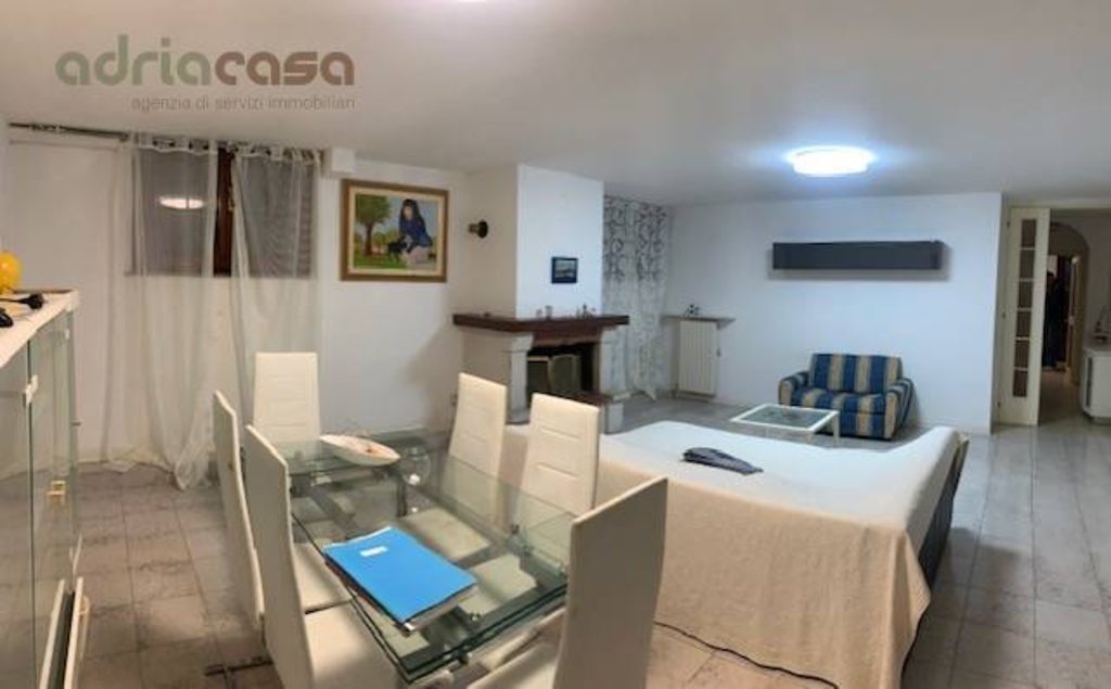 Appartamento in Via finale ligure, Riccione, 5 locali, 2 bagni, 110 m²