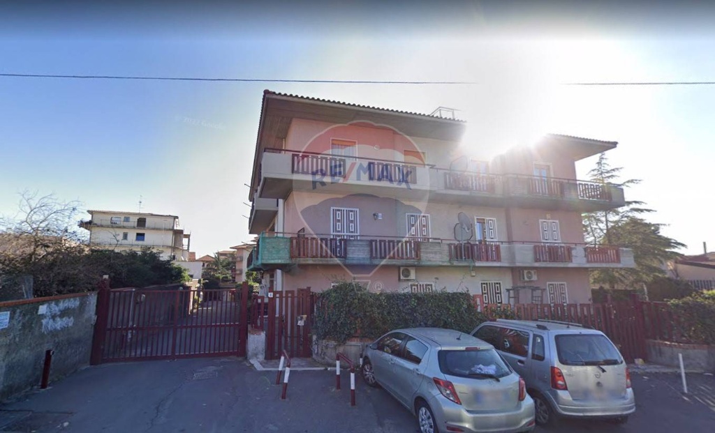 Appartamento in Via Allegria, Catania, 5 locali, 1 bagno, con box