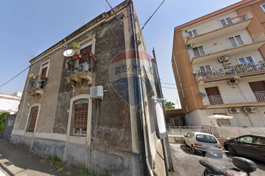 Appartamento in Via Vittorio Emanuele Da Bormida, Catania, 5 locali