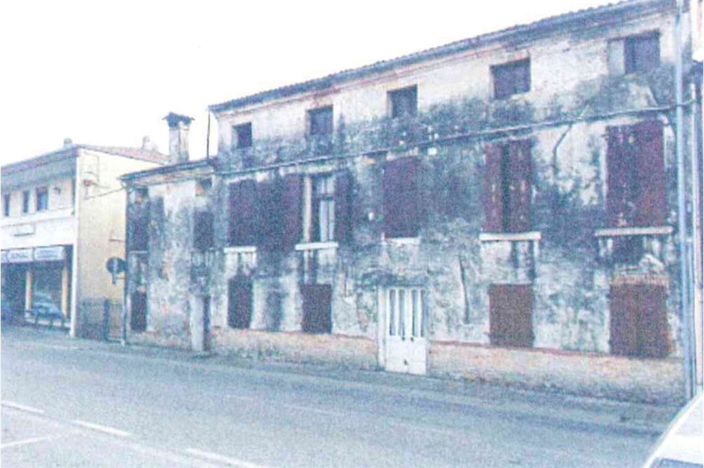 Palazzo in Via Stazione, Vedelago, 14 locali, 150 m² in vendita