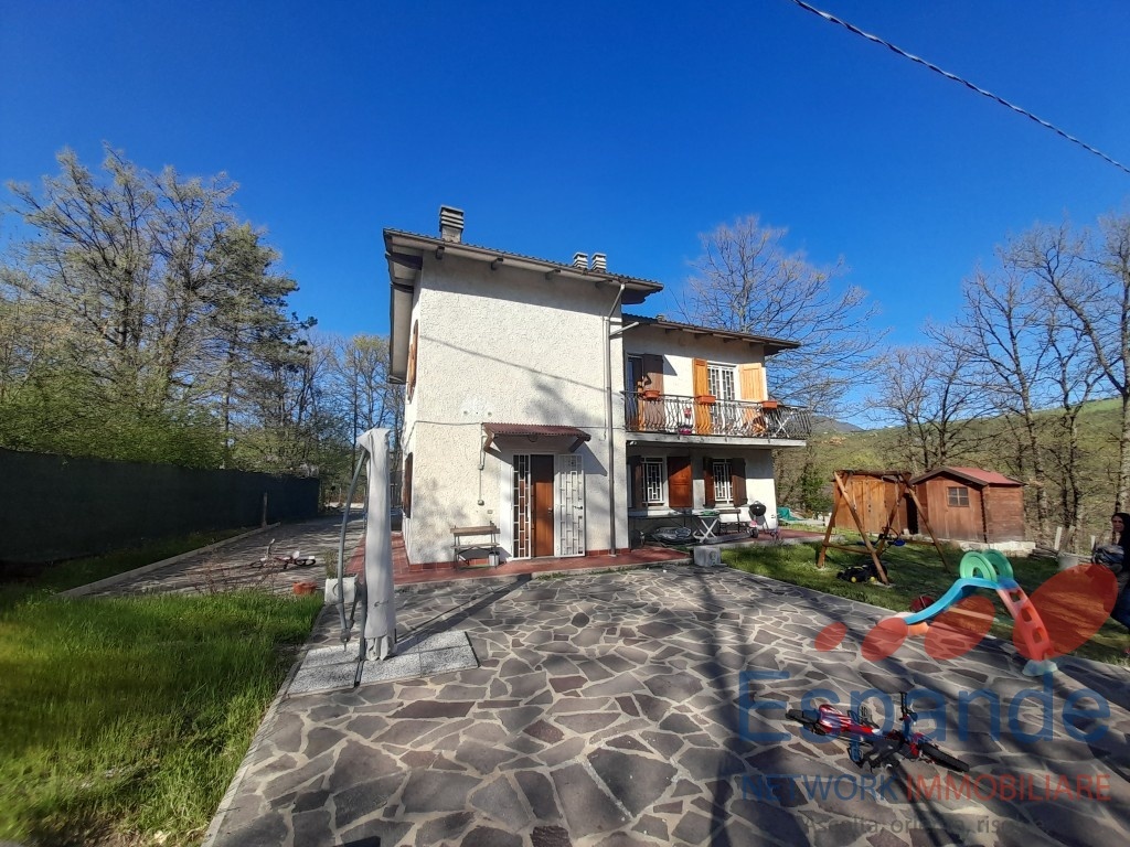 Casa semindipendente in Via Molinaccio, Gaggio Montano, 8 locali
