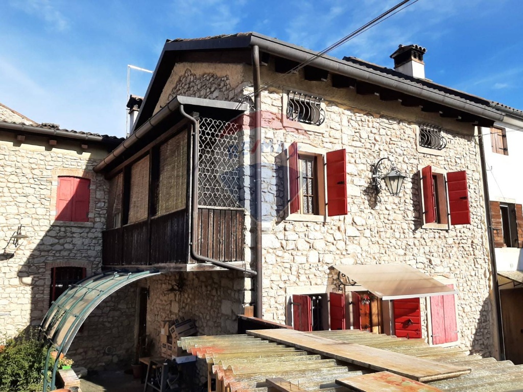 Casa indipendente in Vicolo Francesco Baracca, Cison di Valmarino
