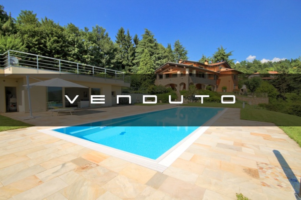 Villa a Cenate Sotto, 15 locali, 7 bagni, giardino privato, con box