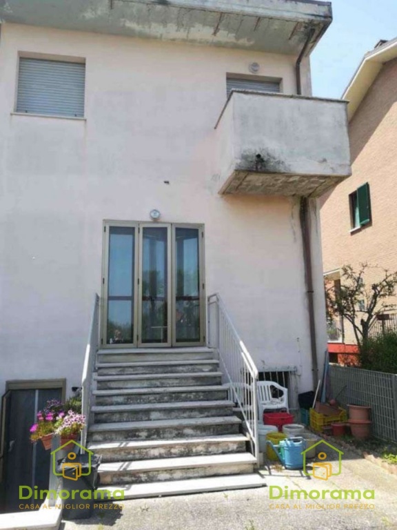 Appartamento in Via Bruno Buozzi Loc. Marotta 77, Mondolfo, 6 locali