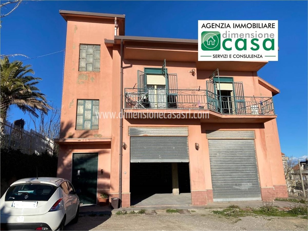 Casa indipendente in Contrada Giorgibello SNC, San Cataldo, 7 locali