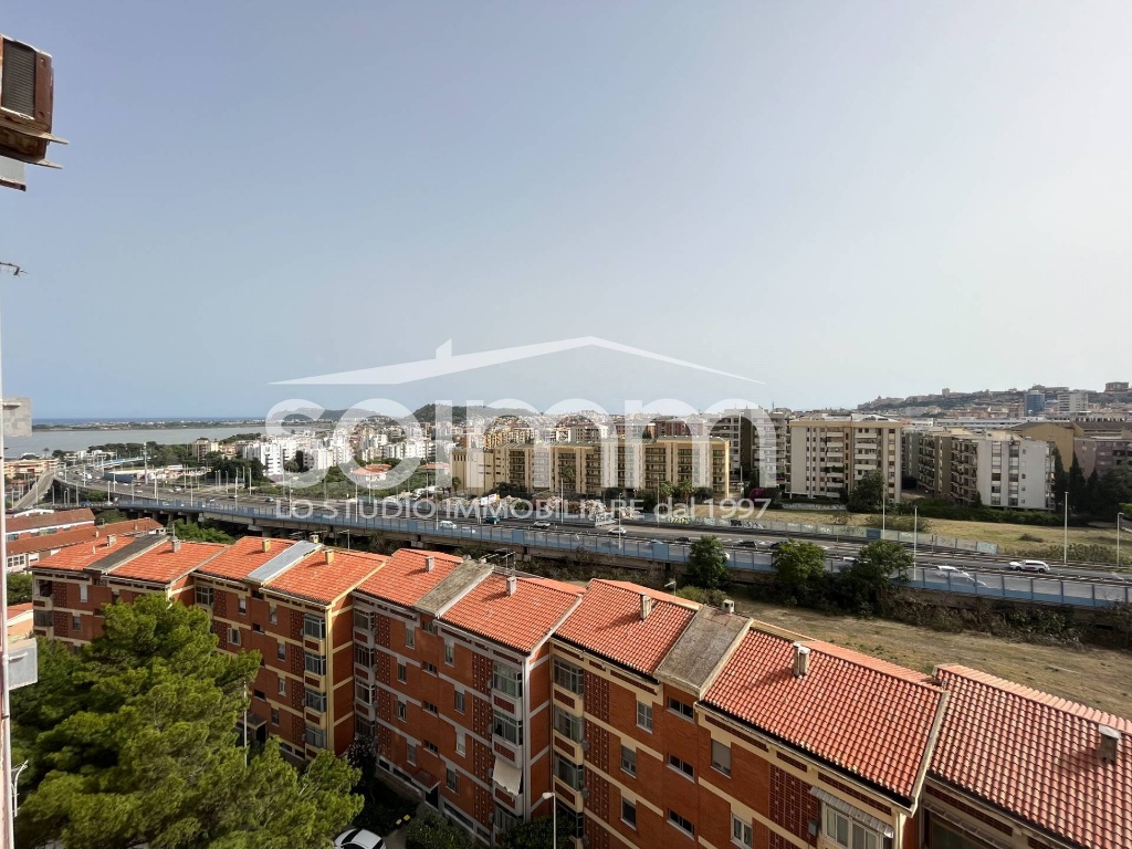 Appartamento a Cagliari, 5 locali, 1 bagno, 108 m², 8° piano