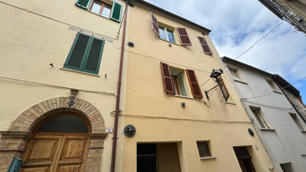 Casa indipendente in Via Roma, Rotella, 7 locali, 2 bagni, arredato