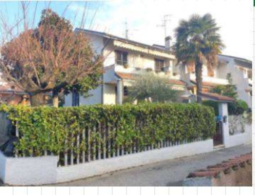 Villa a schiera in Via Gramsci, Trezzano Rosa, 3 locali, 2 bagni