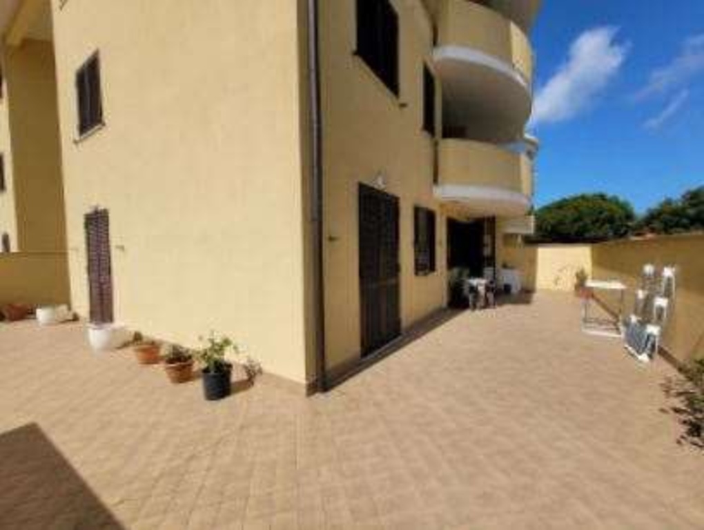 Appartamento in Viale Roma 192, Anzio, 6 locali, 2 bagni, garage