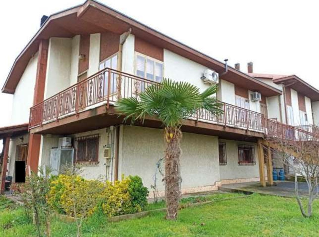 Appartamento in Via Luppia Alberi 117, Montagnana, 10 locali, 2 bagni