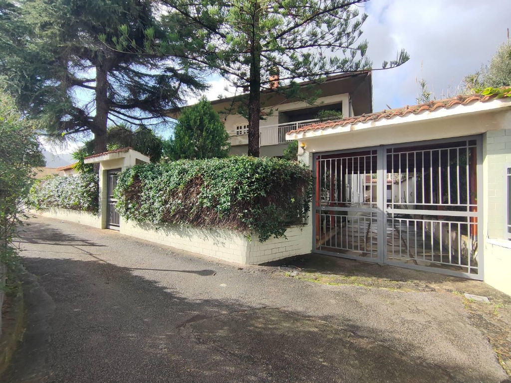 Villa singola in VIA aquino 21, Monreale, 10 locali, 4 bagni, 357 m²