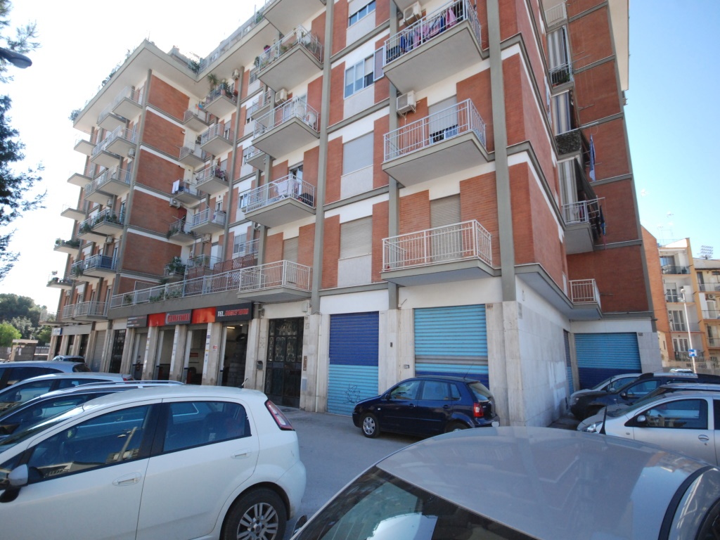 Quadrilocale in Viale Ofanto 108, Foggia, 2 bagni, 148 m², ascensore
