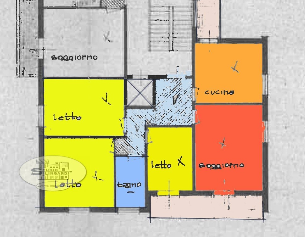 Appartamento in Strada Albareto, Modena, 6 locali, 1 bagno, con box