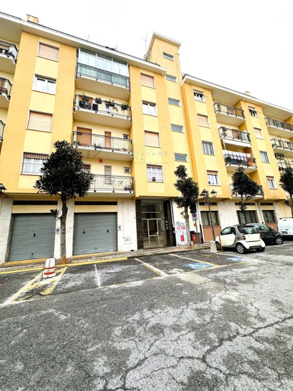 Trilocale in Via degli orti, Albenga, 1 bagno, 60 m², 1° piano