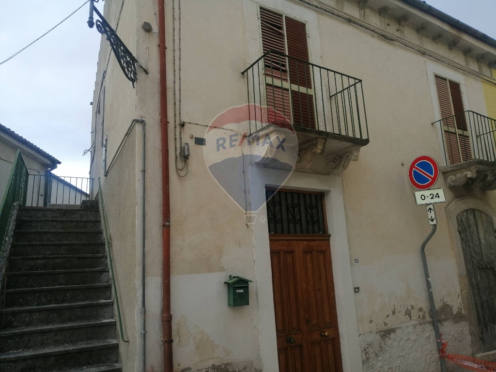 Casa semindipendente in VIA MAZZINI, Torre de' Passeri, 5 locali