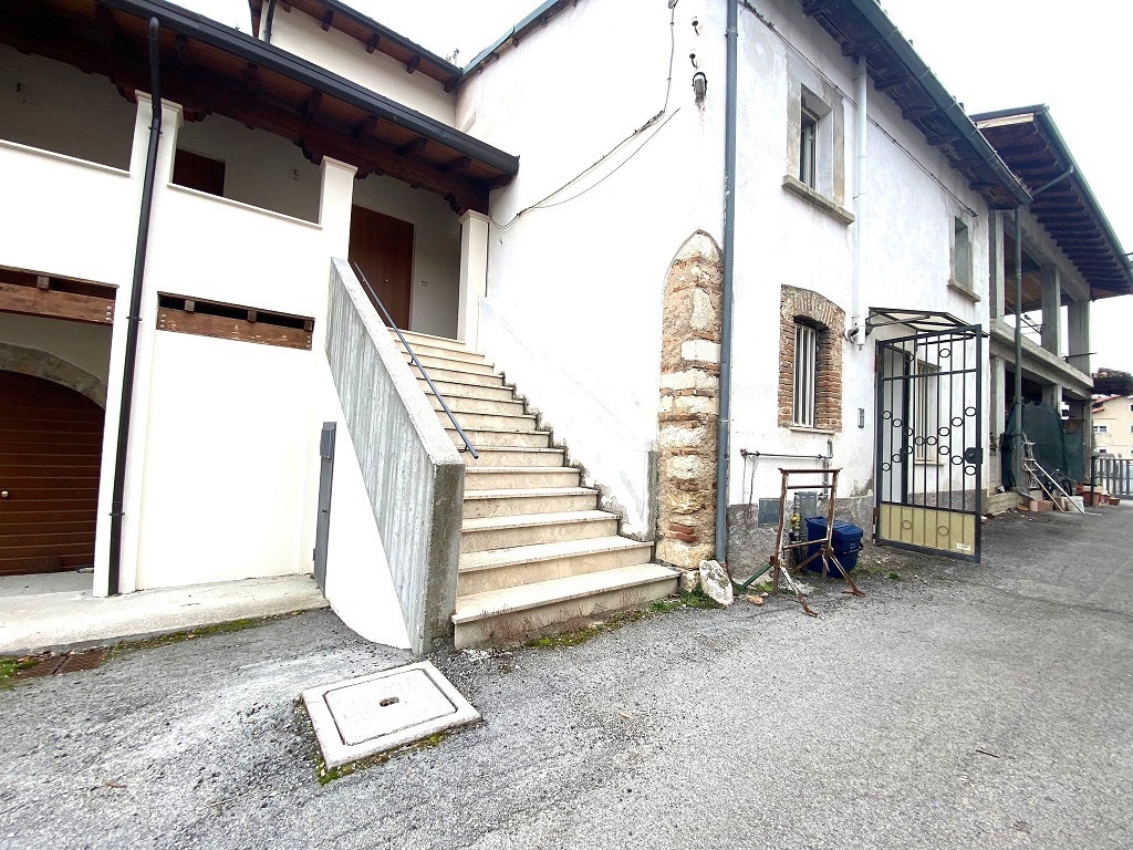Casa indipendente in Via Fonte Burri 9, L'Aquila, 3 locali, 1 bagno