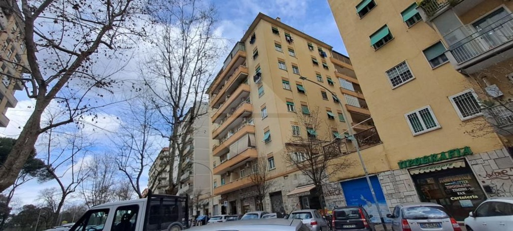 Appartamento in Via Olevano Romano, Roma, 5 locali, 2 bagni, 150 m²