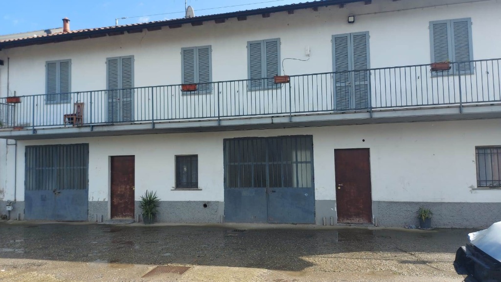 Quadrilocale in Via Rivolta 2, Cassano d'Adda, 180 m², abitabile