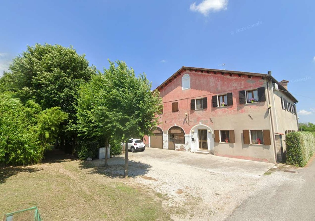 Casa indipendente in Via Santini, Piove di Sacco, 6 locali, garage