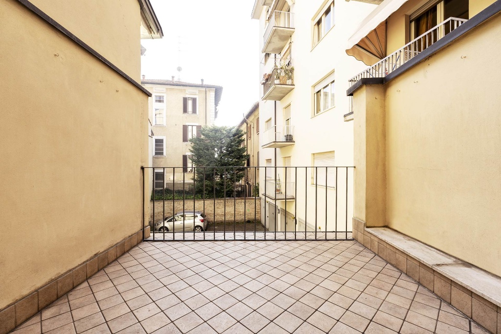 Quadrilocale in Via pezzana 3, Parma, 2 bagni, 137 m², 1° piano