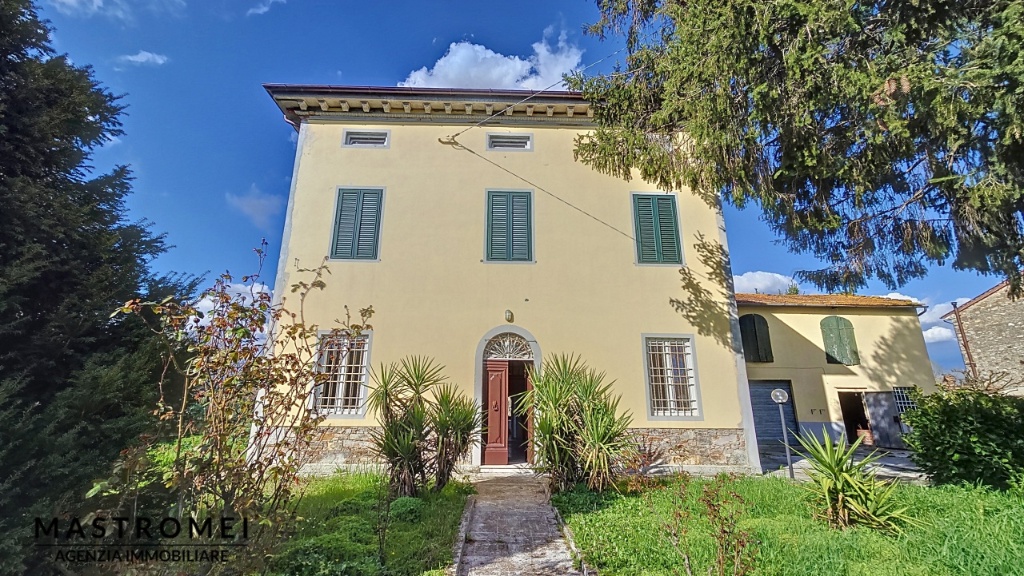Villa in Via della Chiesa di Toringo, Capannori, 10 locali, 2 bagni