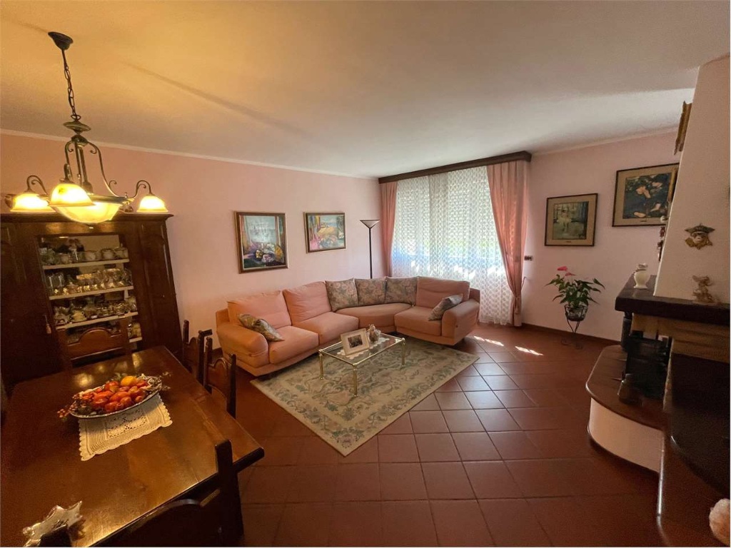 Villa a schiera in Via Nino Bixio, Modena, 6 locali, 2 bagni, garage